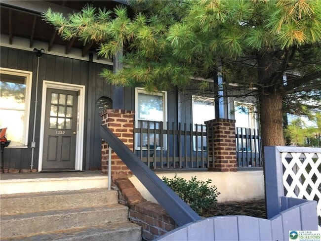 Building Photo - 1352 W Gordon St