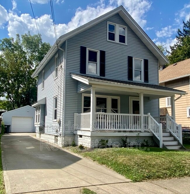 Building Photo - 1062 Pitkin Ave