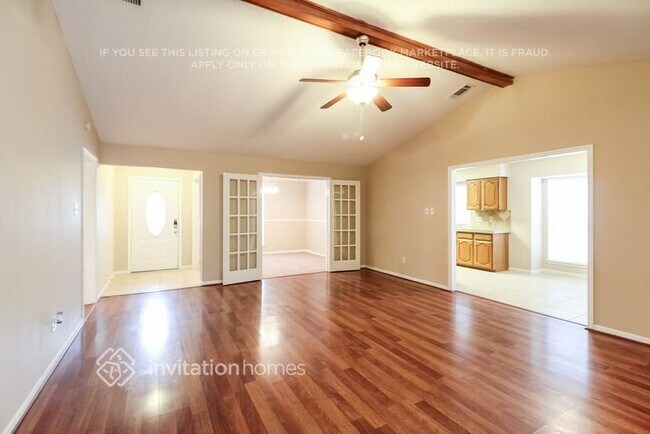 Building Photo - 301 Overland Dr