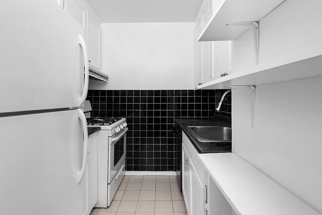 Foto del edificio - High Floor Prime Murry Hill Location