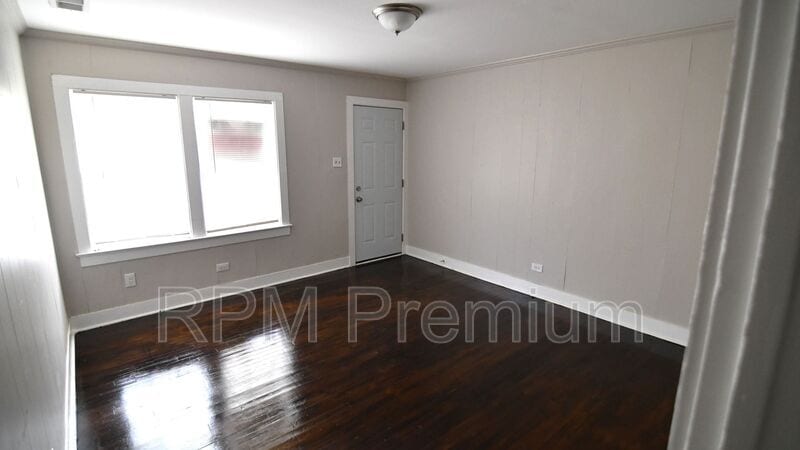 Primary Photo - 2766 Seneca St