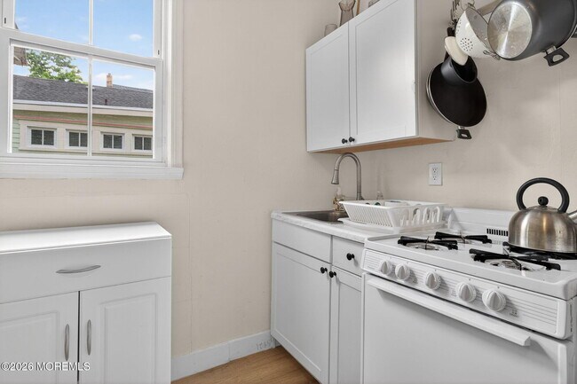 Foto del edificio - 71 Webb Ave