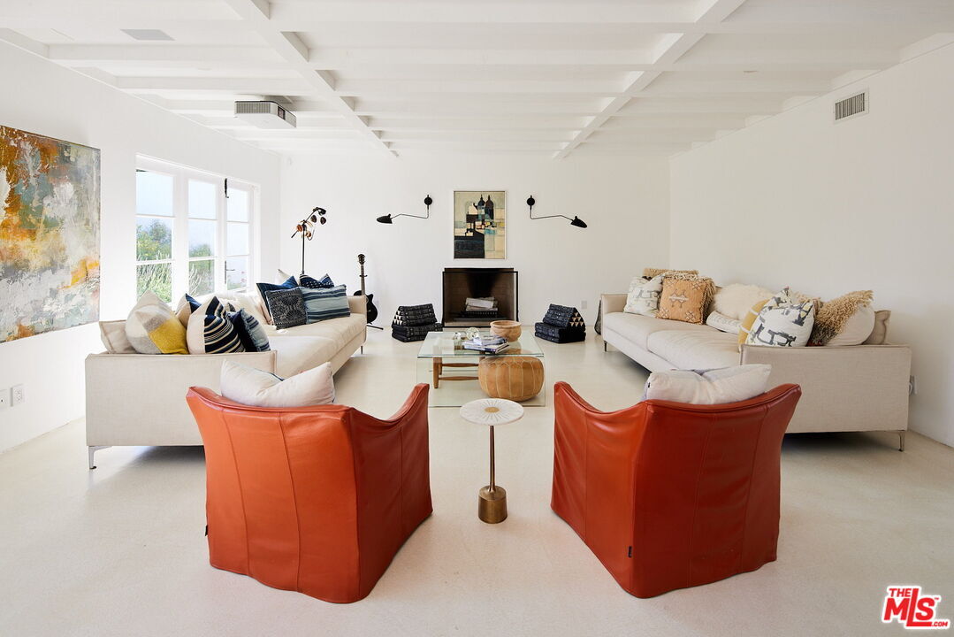 Foto principal - 3817 Surfwood Rd