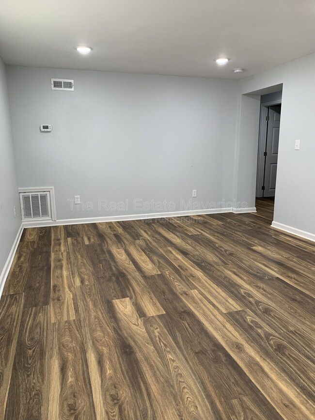 Photo - 409 Longview Dr Townhome
