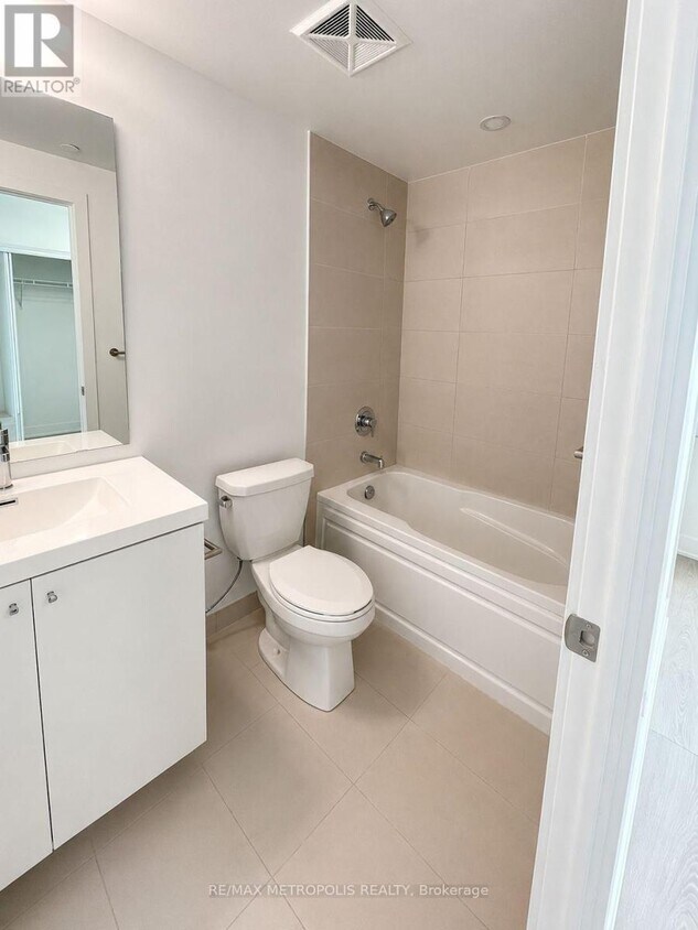 Photo du bâtiment - 2545 Simcoe St N