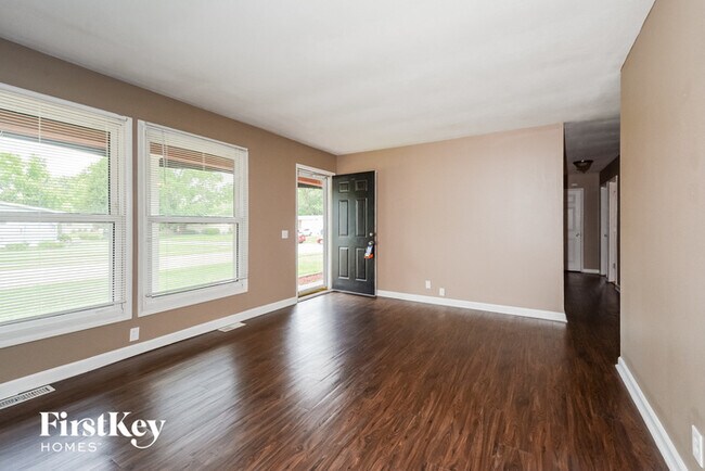 Building Photo - 620 Blackbird Dr