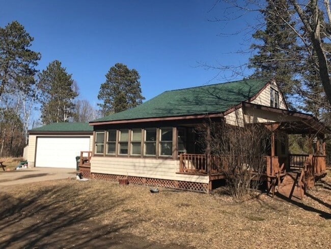 Building Photo - 4 Bedrooms, 2 Bathrooms Single Family Home in Crosslake, MN w/3 season porch