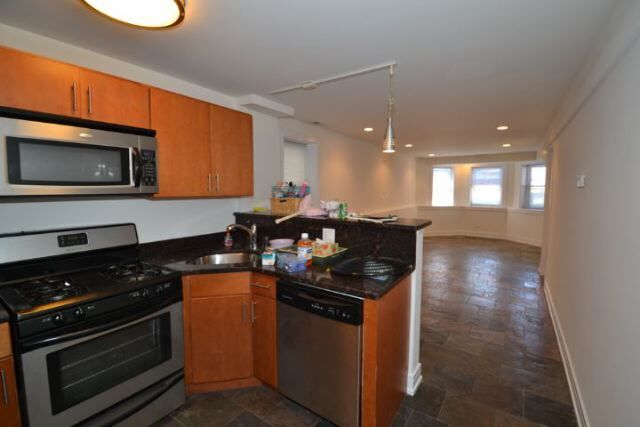 Foto del edificio - 3023 N Oakley Ave