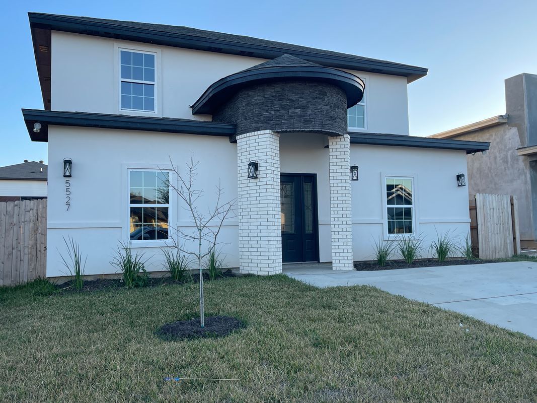 Foto principal - 5527 Conroe St