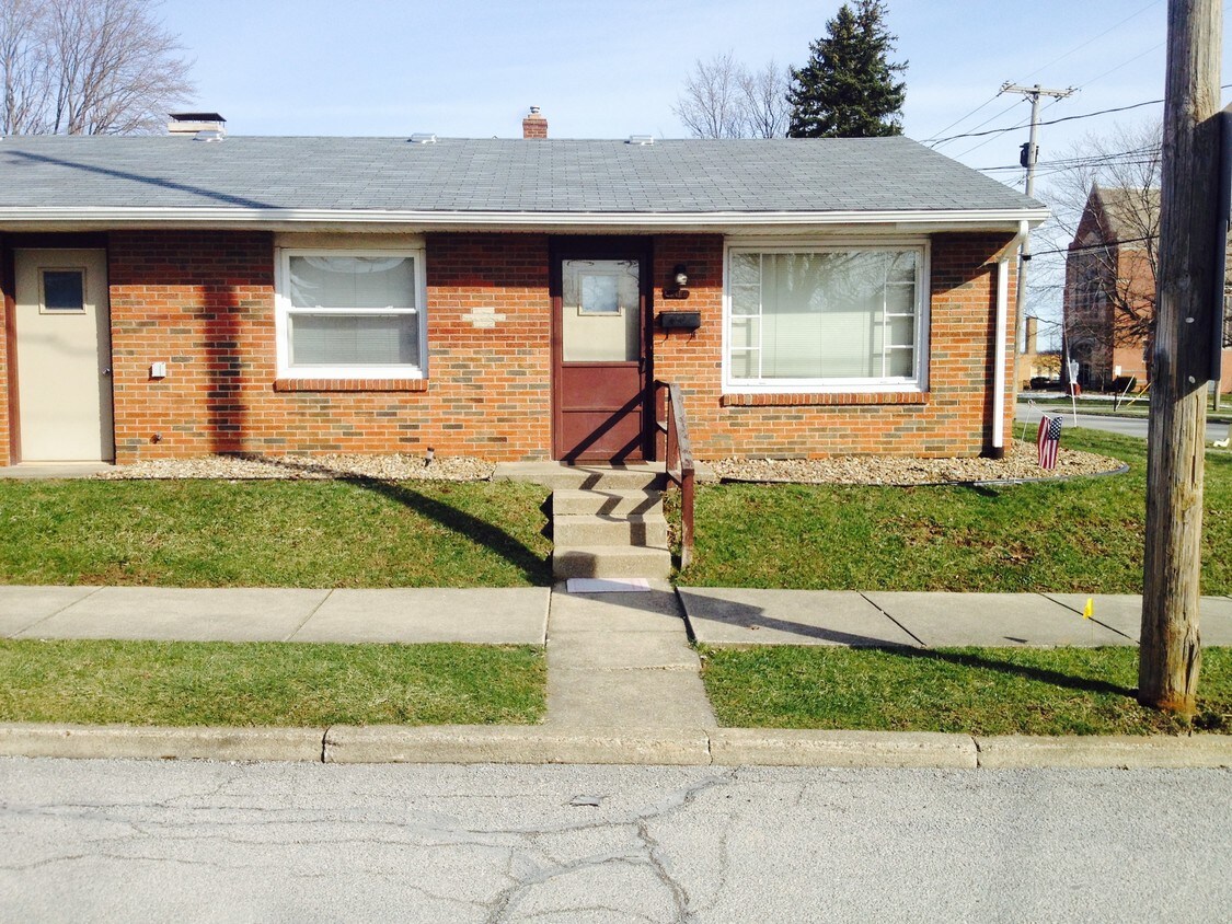 301 Como St Unit Como Street, Struthers, OH 44471 Apartments in Struthers, OH