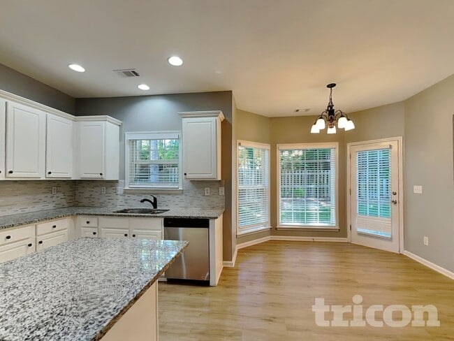 Building Photo - 2242 Rosemoore Walk NE