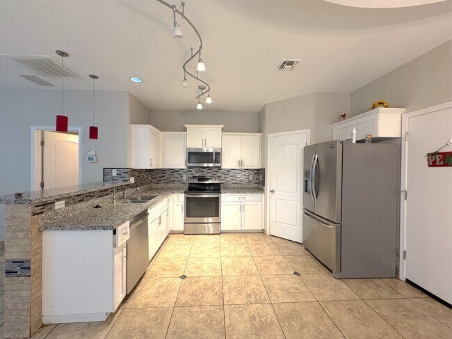 Foto del edificio - 2048 E Heartwood Ln