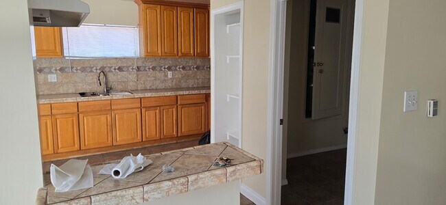 Foto del edificio - 1039 Meadowbrook Ave