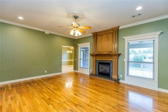 Building Photo - 2308 SW Chinquapin Ave