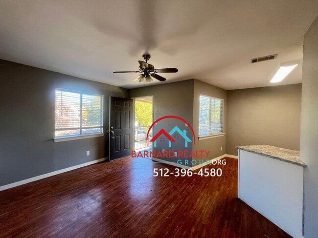 Building Photo - 1632 Post Rd