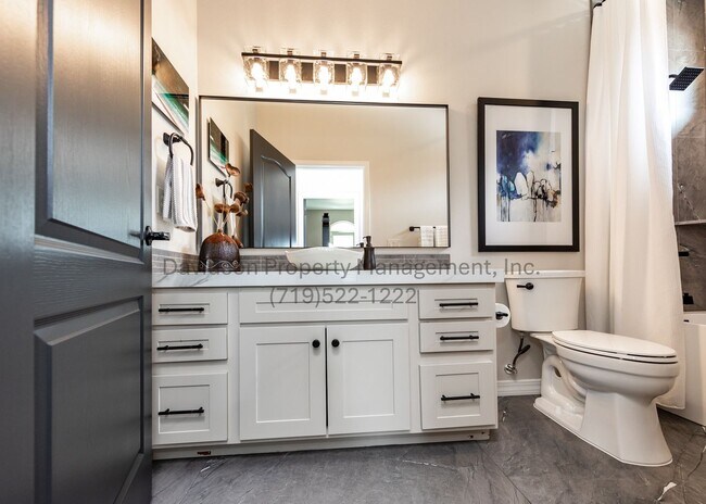 Foto del edificio - Gorgeous 4 Bedroom House in Pine Creek