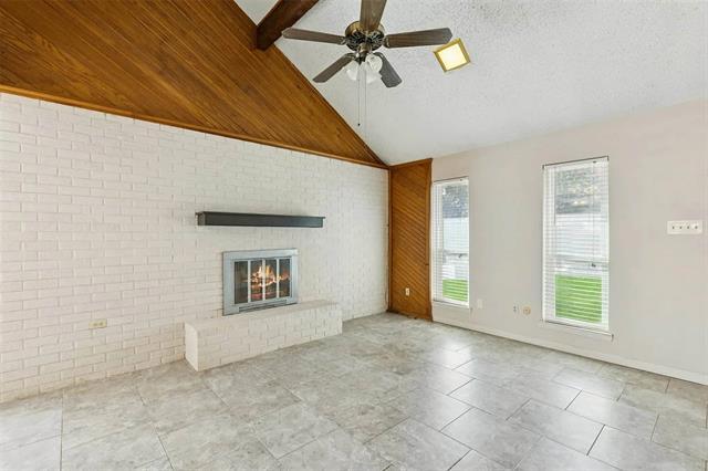 Foto del edificio - 904 Rusk Dr