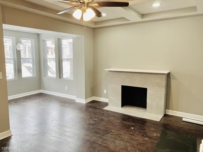 Building Photo - 4 br, 2 bath Townhome - 4637 Kernwood Ave