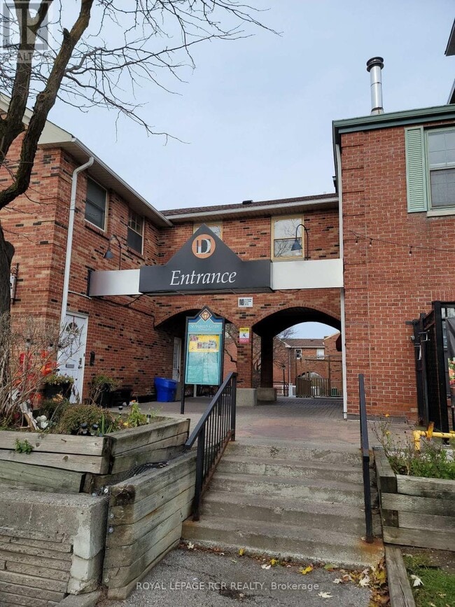 Photo du bâtiment - 2 Orchard Heights Blvd