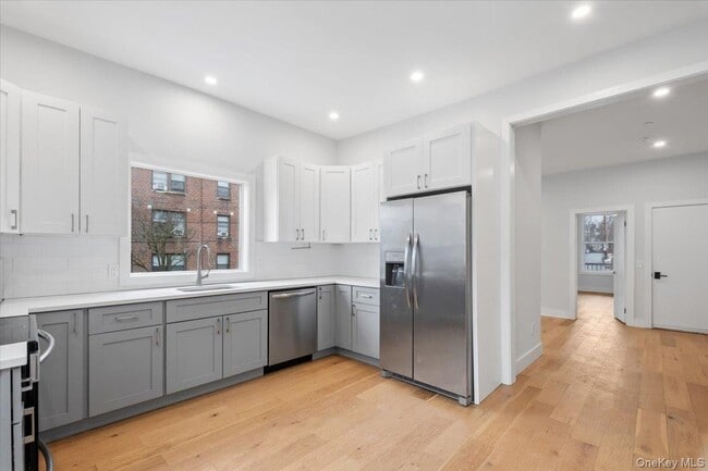 Building Photo - 56 Wildey St