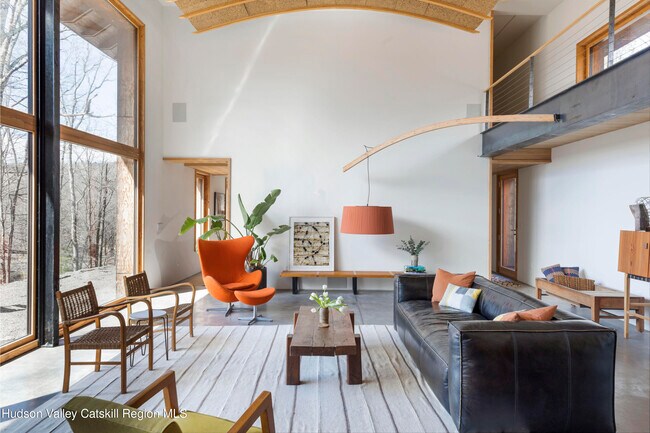 Foto del edificio - 94 Cherry Hill Rd