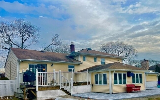 Building Photo - 77 Allen Dr