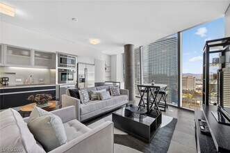 Building Photo - 3726 S Las Vegas Blvd