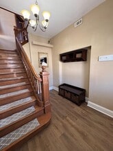 Building Photo - 327 Ash St