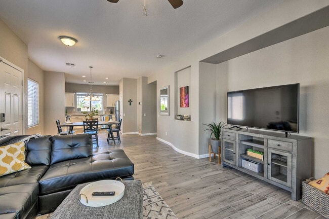 Foto del edificio - 8226 S Hidden Trail Ct