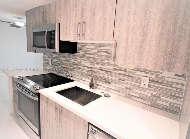 Foto del edificio - 1251 NE 108th St