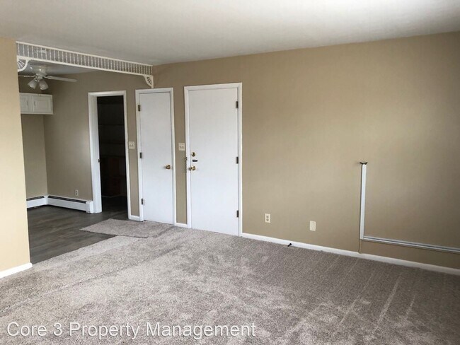 Building Photo - 230 Fairway Dr