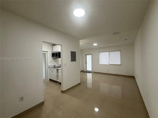 Foto del edificio - 4885 NW 4th St
