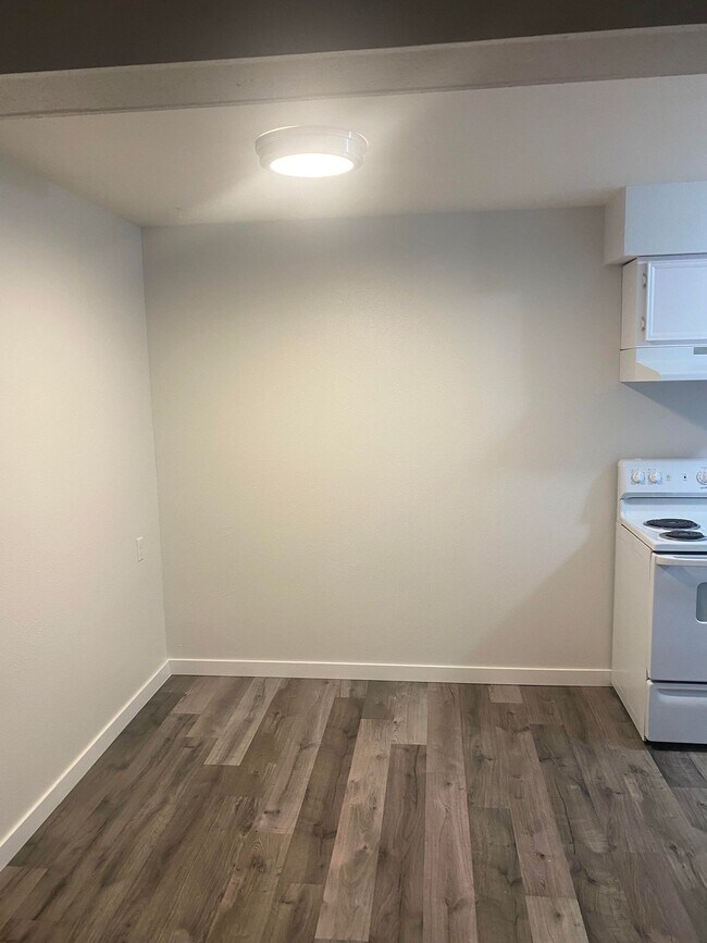 Photo du bâtiment - 1830 17th Ave