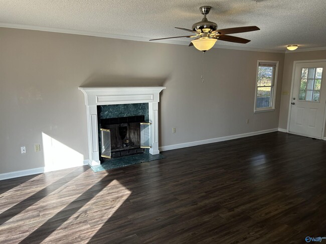 Foto del edificio - 550 Farmingdale Rd SE