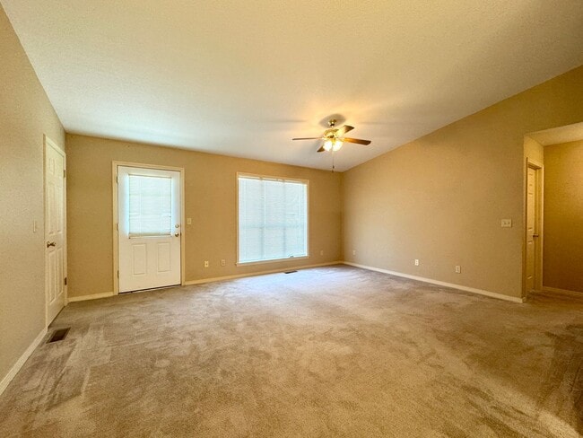 Building Photo - 2 Bed • 2 Bath • Overlooking the White River