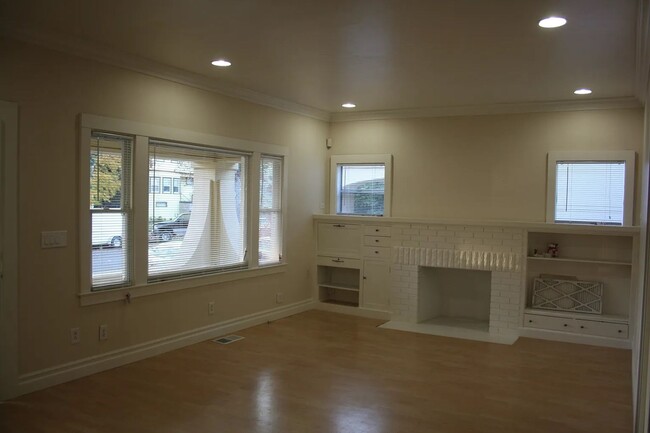 Foto del edificio - Midtown Spacious 3 bedroom, 2 bath home