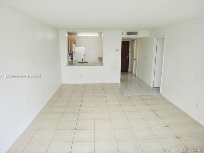 Building Photo - 498 NW 165th St