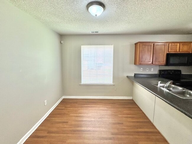 Building Photo - SterlingRidgeDr10268