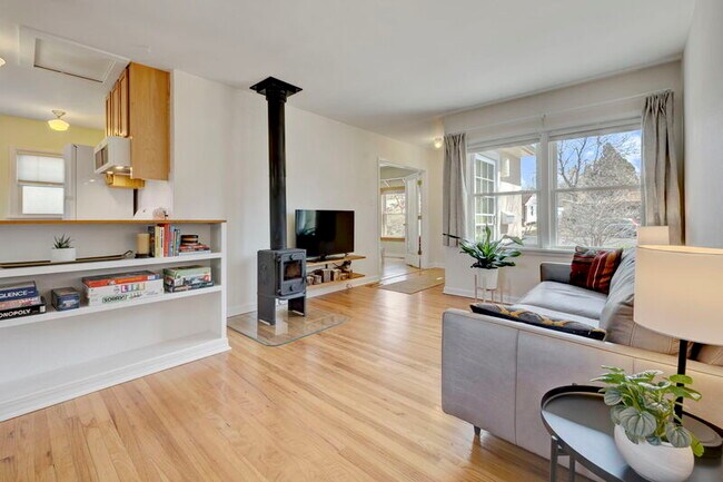 Foto del edificio - 814 N Sheridan Ave