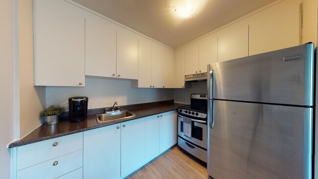 Interior Photo - Rue Mistral