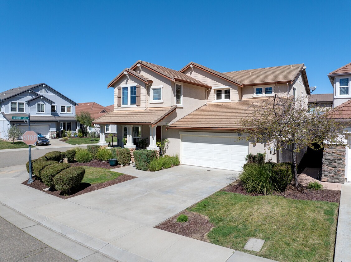 Foto principal - 9199 Fairway Ct