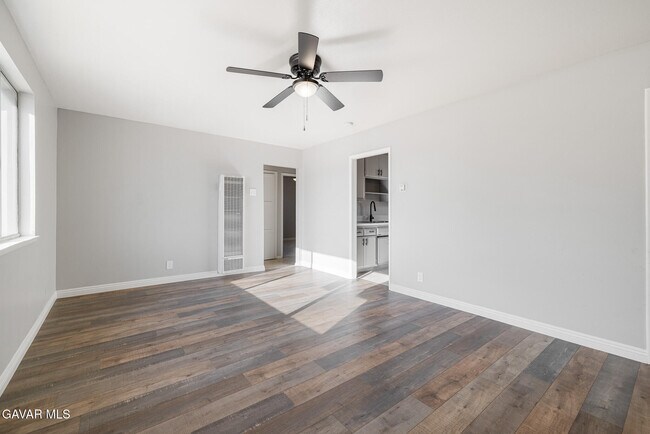 Foto del edificio - 45308 12th St W