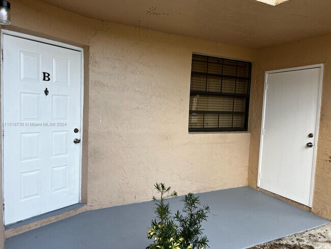 Foto del edificio - 1160 Washington Cir