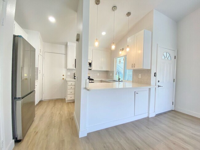 Foto del edificio - 3 bedroom beauty in Rancho Cucamonga