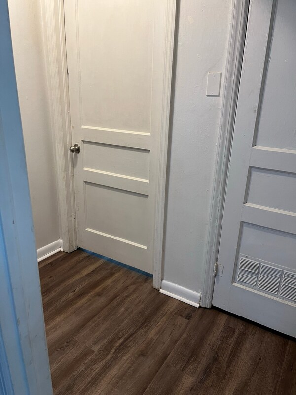 Building Photo - 904 Walker Ave