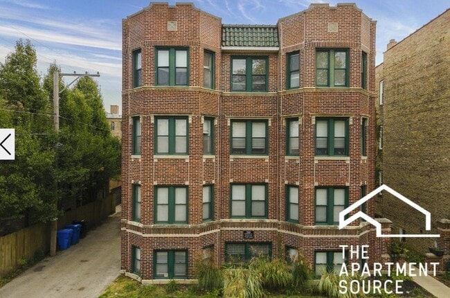 Building Photo - 3841 N Greenview Ave