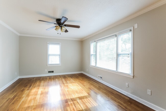 Building Photo - 109 Rader Ave