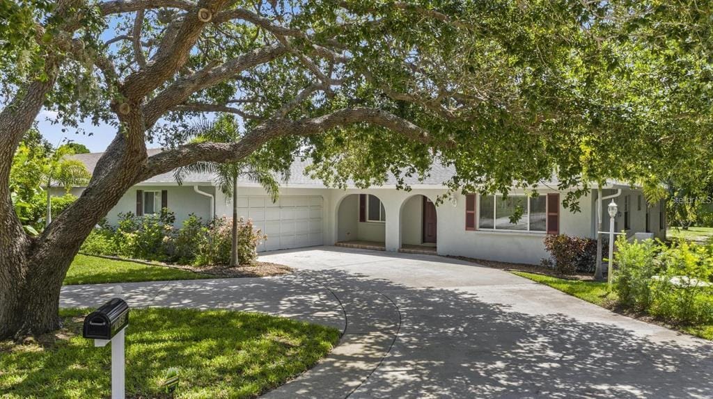 Primary Photo - 1895 Buccaneer Cir