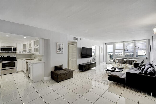 Foto del edificio - 3725 S Ocean Dr