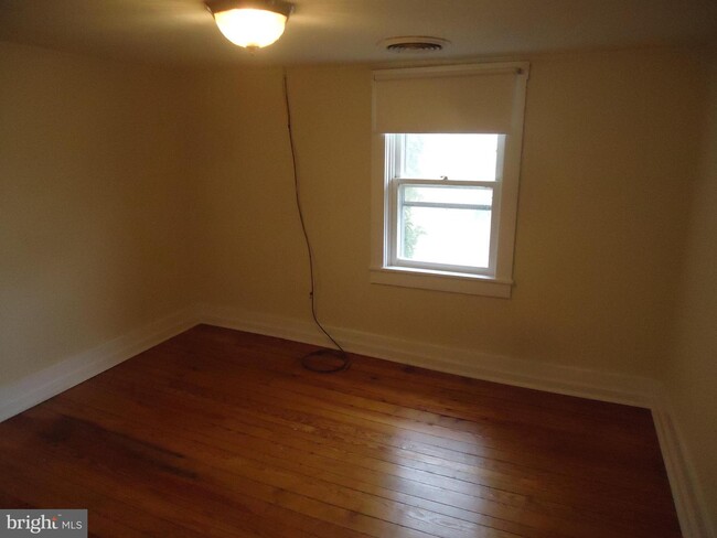 Building Photo - 37303 Grass Roots Ln